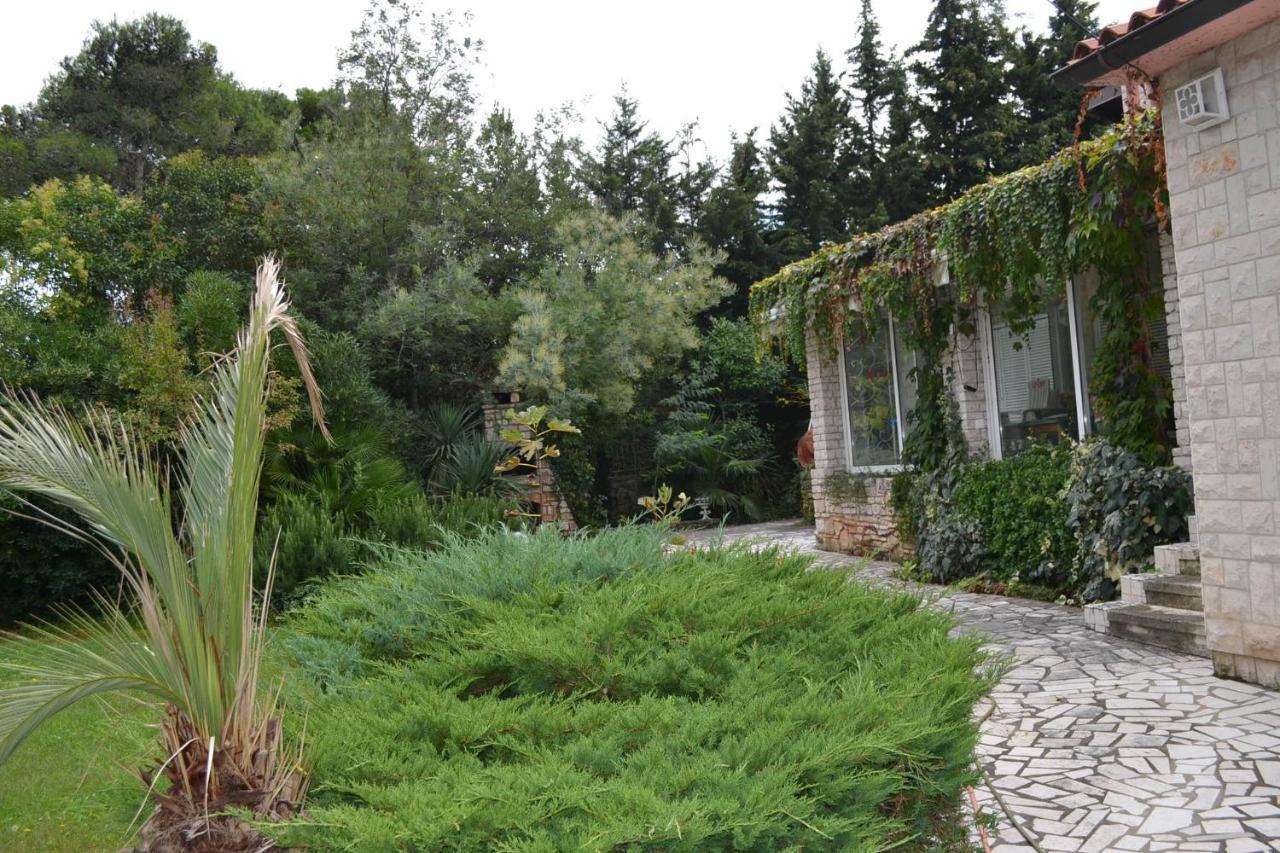 Villa Edward Premantura Eksteriør bilde
